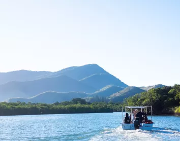 Paysage de Bourail Bourail Bateaux Paysage Montagne