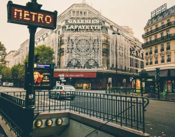 Métro Train Station Paris 